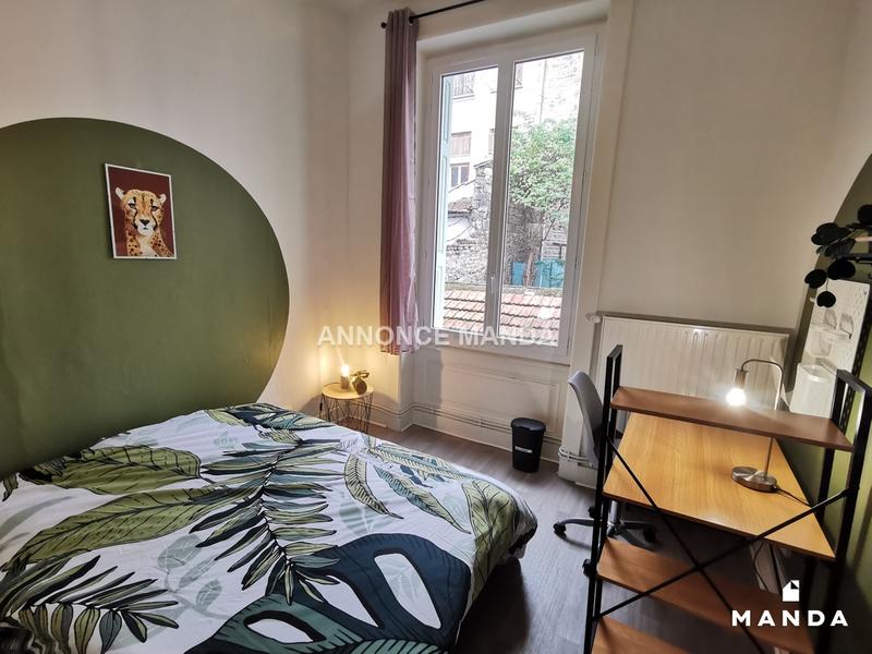 Chambre - 11 m² - 5 pièces