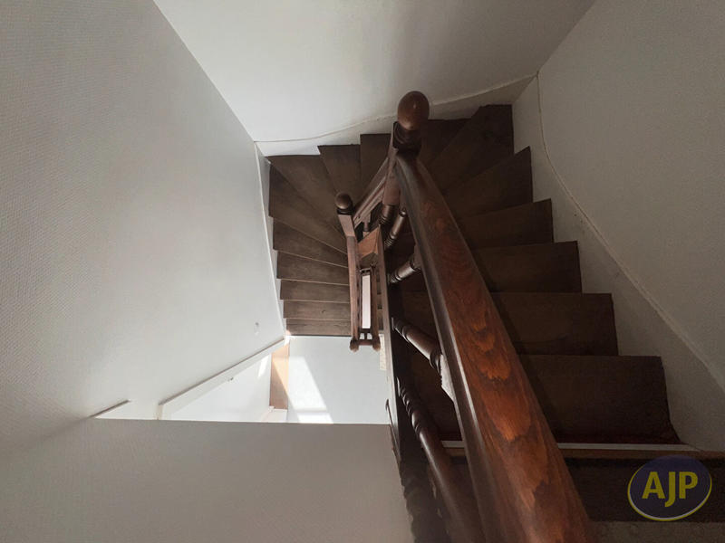 Maison - 351 m² - 14 pièces