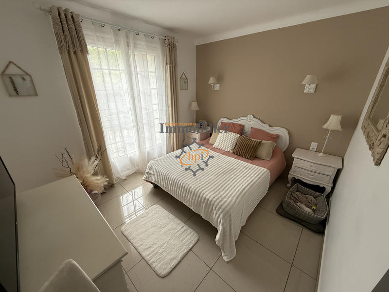 Maison - 210 m² - 6 pièces