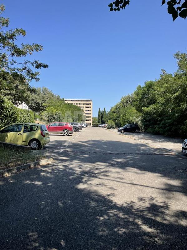 Parking / Garage - 37 m²