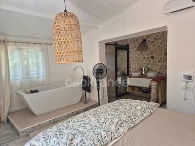 Maison en pierre - 180 m² - 6 pièces