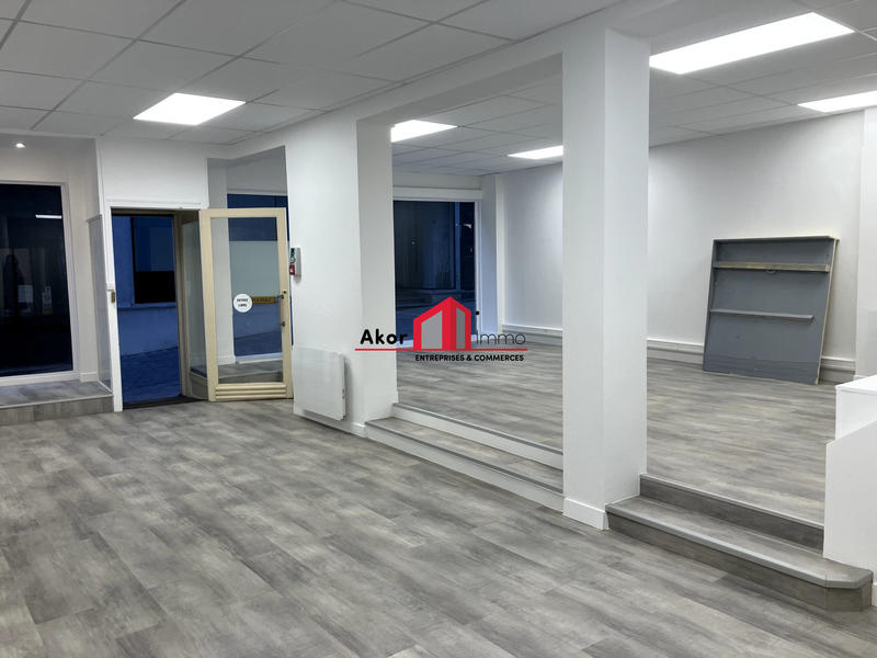 Local commercial - 130 m² - 1 pièce