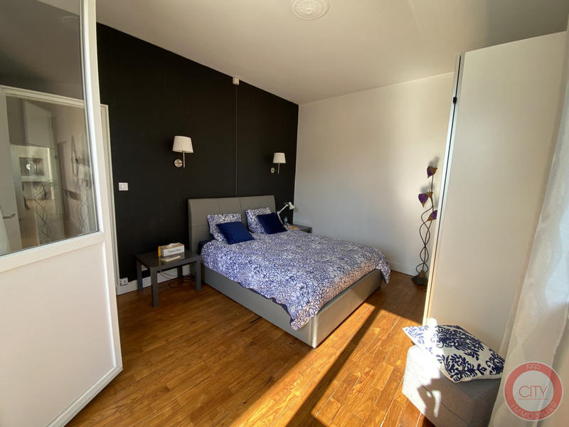 Maison traditionnelle - 223 m² - 9 pièces