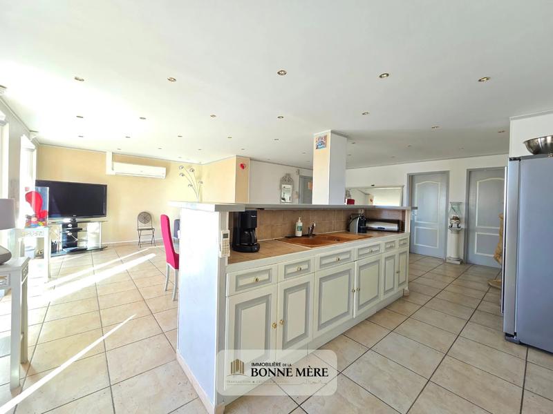 Appartement - 100 m² - 3 pièces