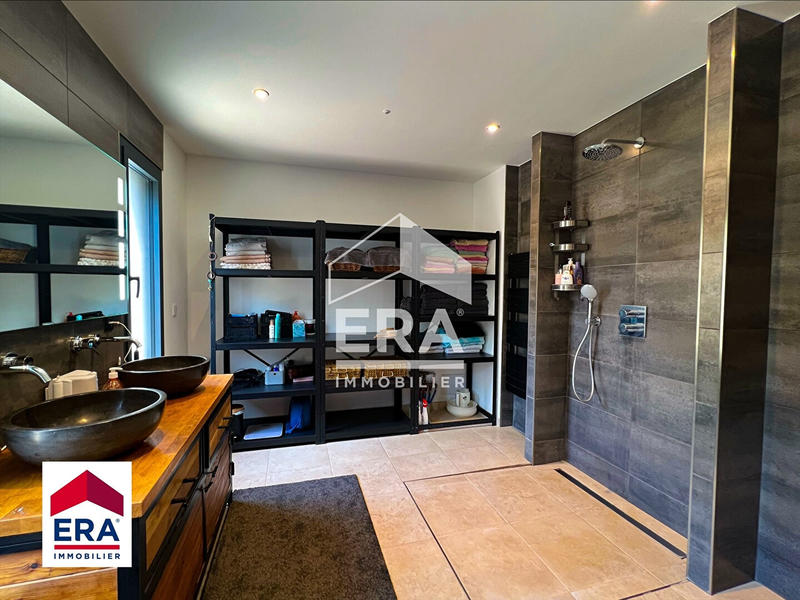 Maison - 170 m² - 5 pièces