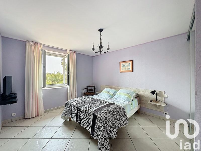 Maison - 232 m² - 7 pièces