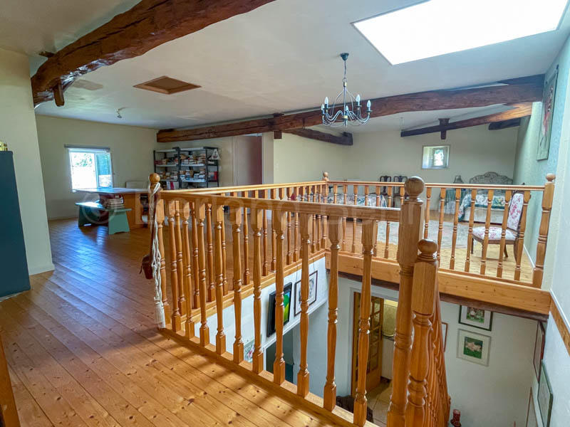 Maison en pierre - 220 m² - 6 pièces