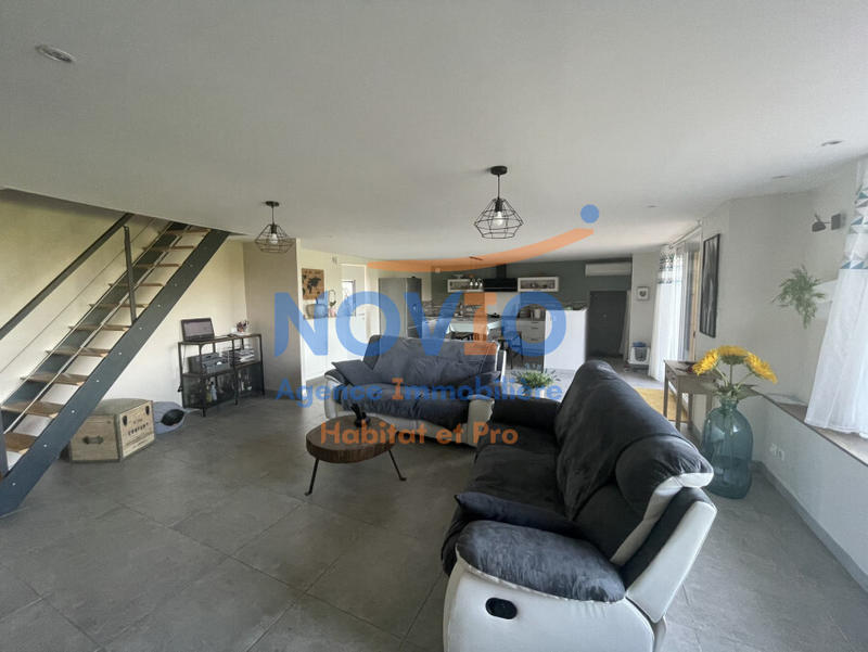 Maison - 180 m² - 8 pièces