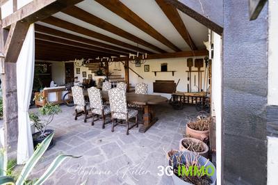Maison - 266 m² - 8 pièces