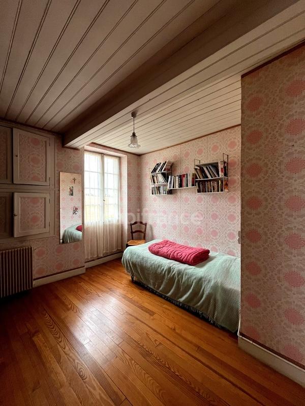 Corps de ferme - 270 m² - 9 pièces