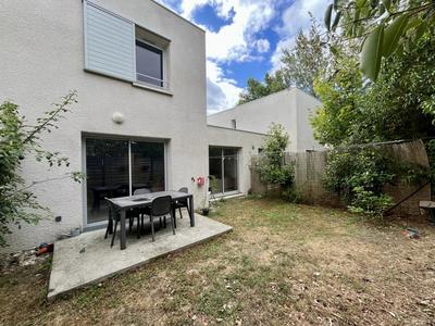 Maison - 88 m² - 4 pièces