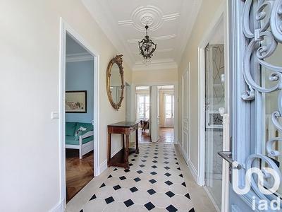 Maison - 233 m² - 8 pièces