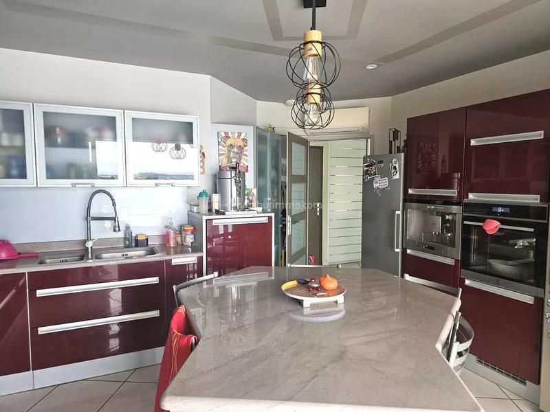 Maison - 167 m² - 6 pièces