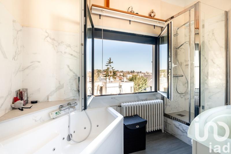 Maison - 170 m² - 8 pièces