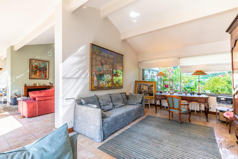 Maison - 258 m² - 10 pièces