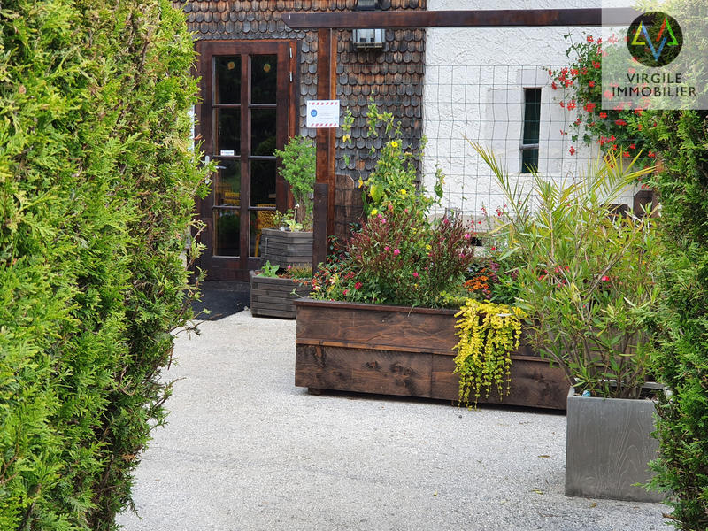 Fonds de commerce - Magasins - 210 m²