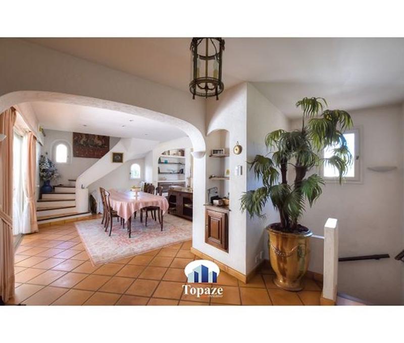 Maison provençale - 201 m² - 6 pièces