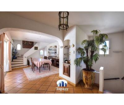 Maison provençale - 201 m² - 6 pièces