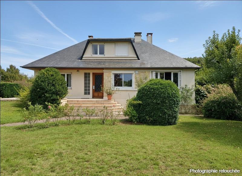 Maison traditionnelle - 154 m² - 6 pièces