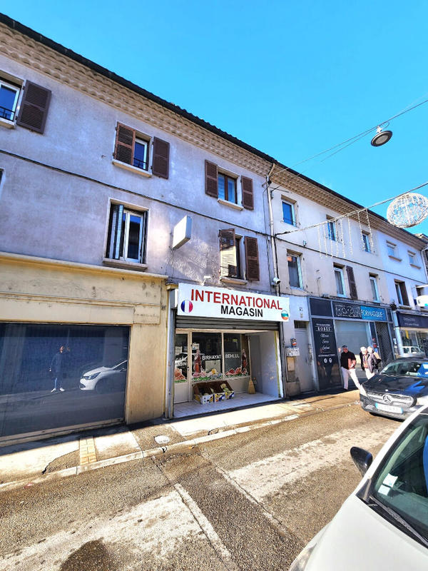 Immeuble - 147 m² - 7 pièces