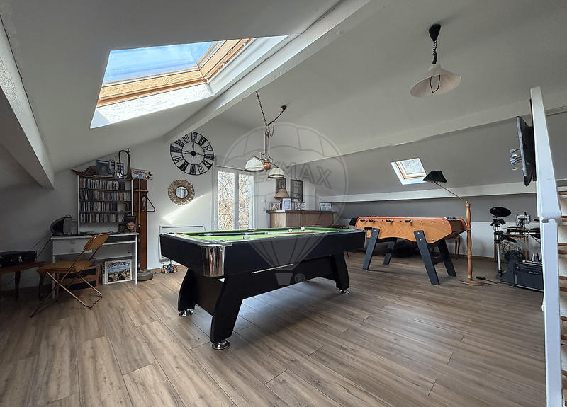 Maison - 186 m² - 5 pièces