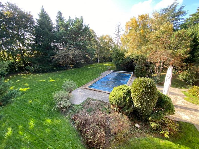 Maison - 315 m² - 10 pièces