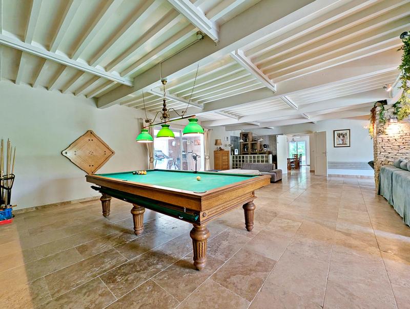 Villa - 338 m² - 10 pièces