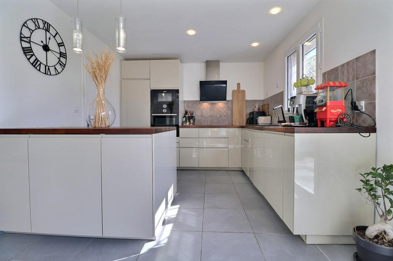 Maison - 86 m² - 4 pièces