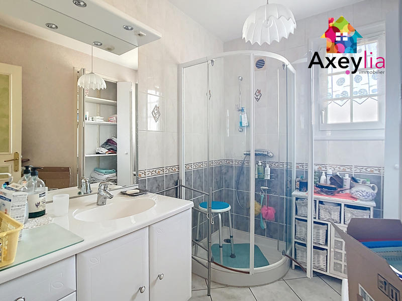 Maison - 99 m² - 5 pièces