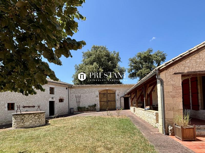 Maison de domaine - 800 m² - 14 pièces