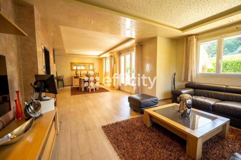 Maison - 175 m² - 6 pièces