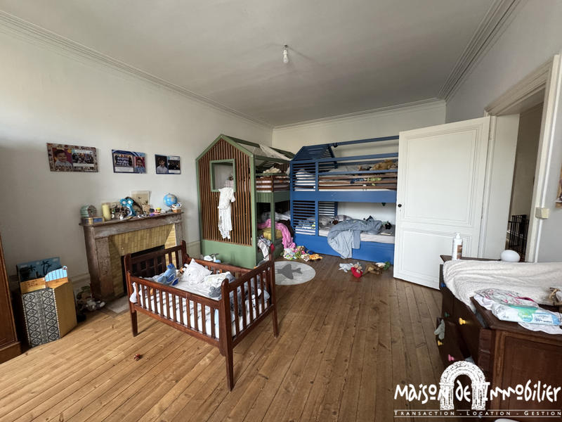 Maison - 219 m² - 7 pièces