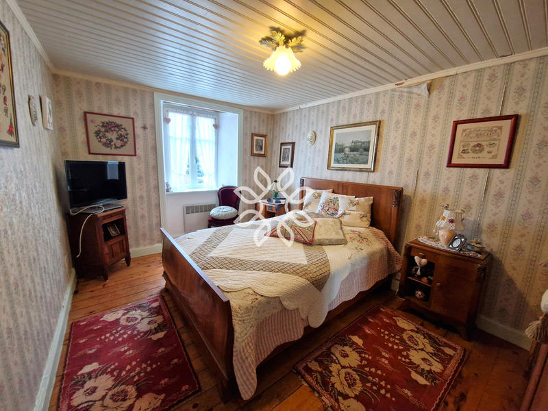 Maison de village - 160 m² - 9 pièces