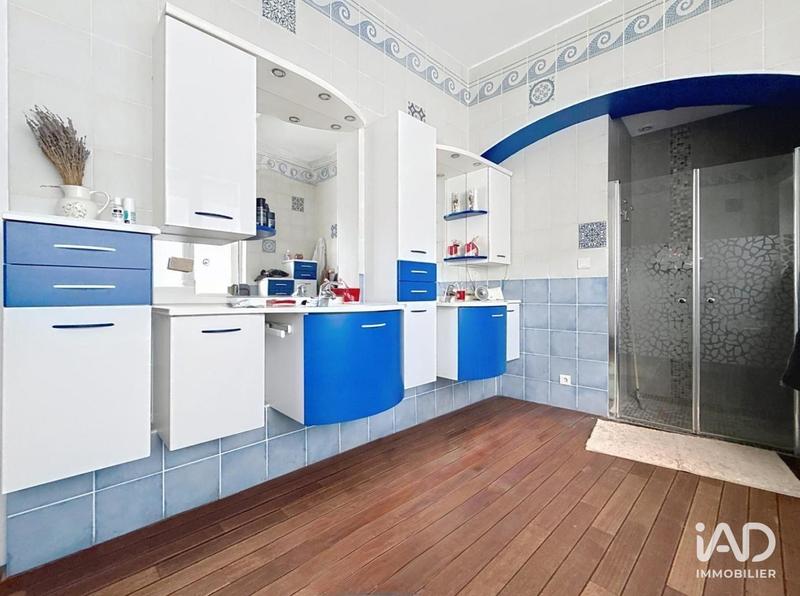 Maison - 449 m² - 9 pièces