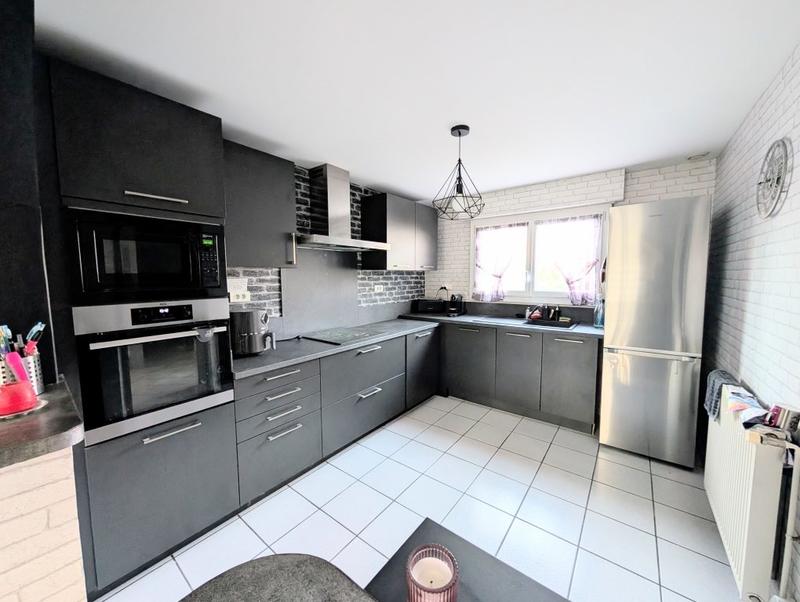 Maison - 95 m² - 4 pièces