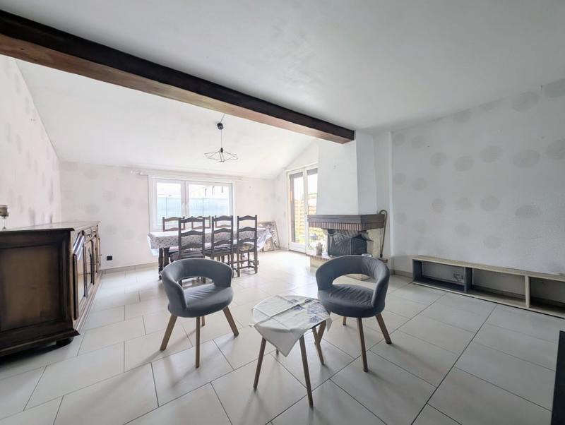 Maison - 90 m² - 4 pièces