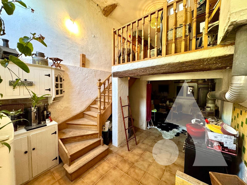 Maison - 284 m² - 9 pièces