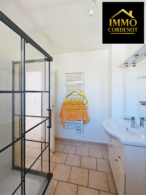 Villa - 80 m² - 4 pièces