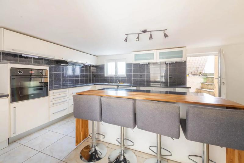 Maison - 110 m² - 5 pièces