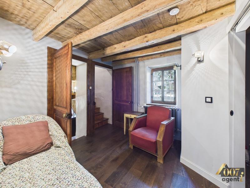 Maison - 225 m² - 8 pièces