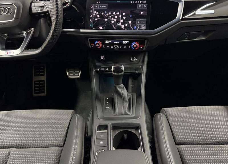 Audi Q3 Sportback 45 TFSIe 245 Hybride Rechargeable / Toit Ouvrant Volant Méplat Coffre Elec Keyless Pack Ambiance Led