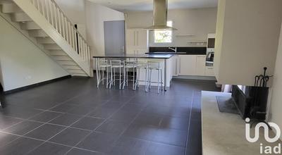 Maison - 92 m² - 6 pièces