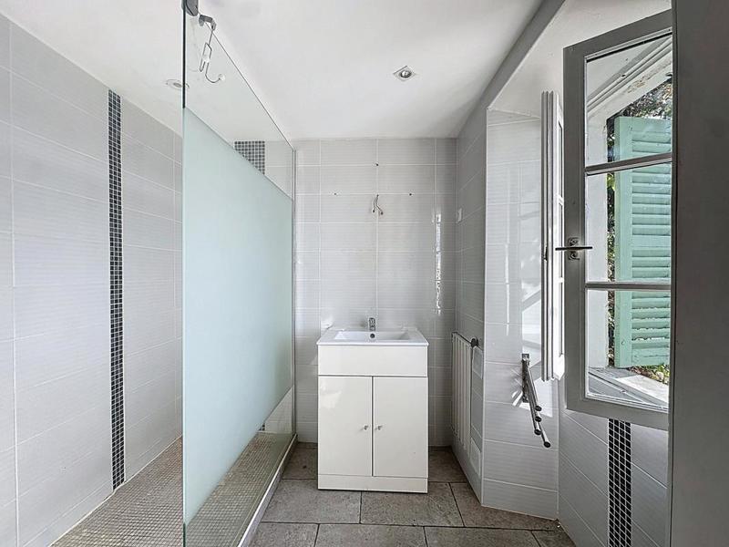 Mas - 350 m² - 6 pièces