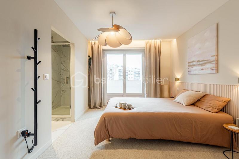 Appartement - 100 m² - 3 pièces