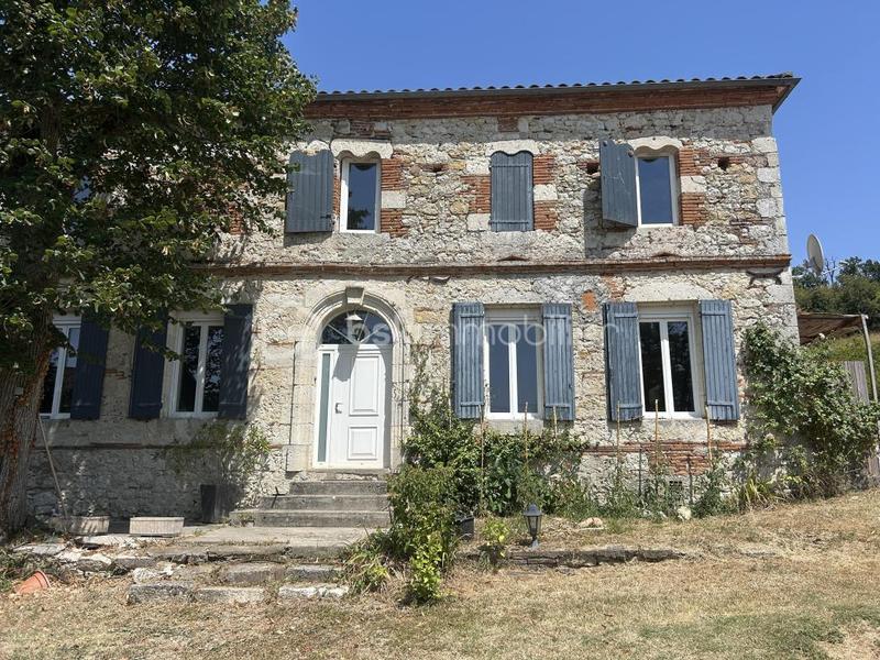 Maison en pierre - 212 m² - 7 pièces