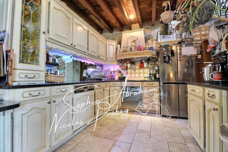 Maison - 176 m² - 7 pièces