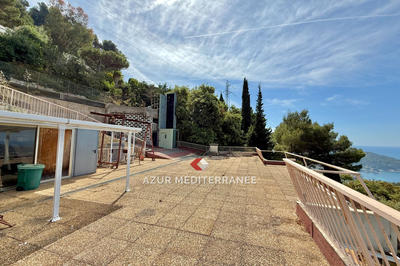 Maison contemporaine - 244 m² - 5 pièces