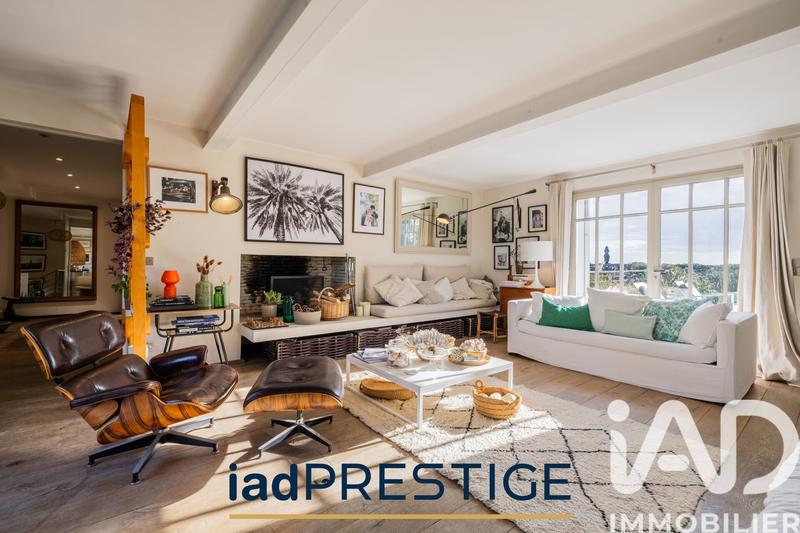 Maison - 257 m² - 8 pièces