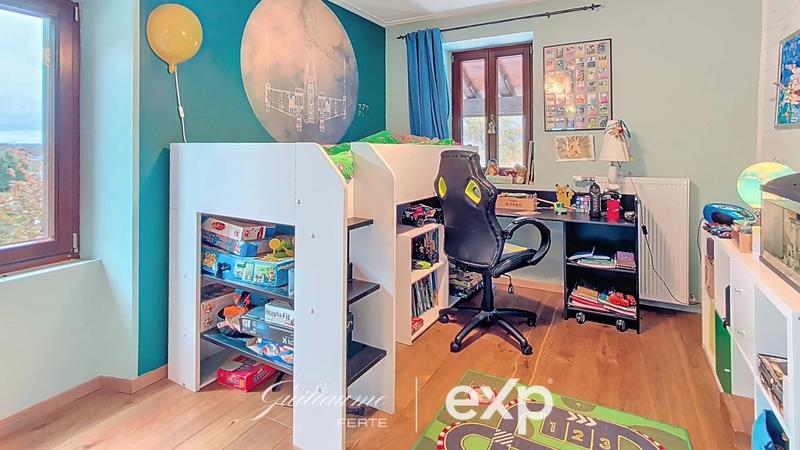 Maison traditionnelle - 192 m² - 7 pièces