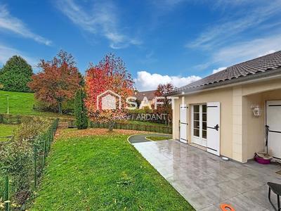 Maison - 240 m² - 7 pièces